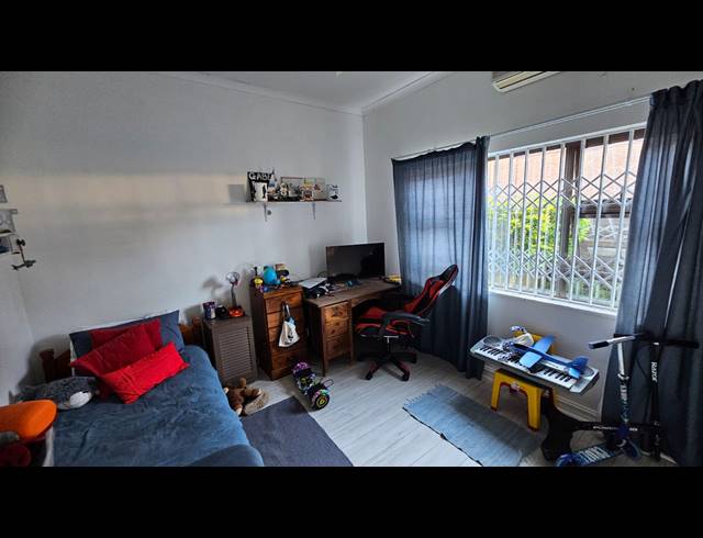 4 BEDROOM HOUSE FOR SALE IN FAIRVIEW